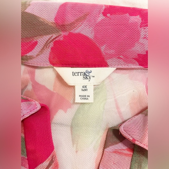 Terra & Sky Pink Floral Pink & Green Sheer Button Down Tunic | Size 0X - Picture 2 of 9